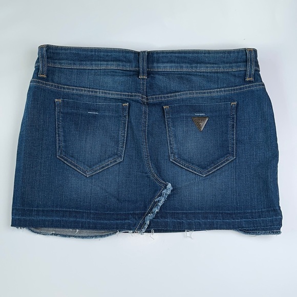 Vintage low rise GUESS denim mini skirt - Picture 2 of 5